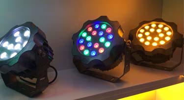 除了金黃和白光，大功率投光燈還能做什么顏色呢?