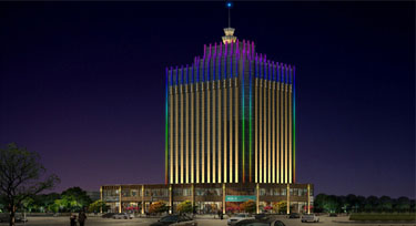 商業(yè)廣場亮化 光臣線條方案做得好客戶舉手稱贊！