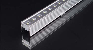 線(xiàn)條燈價(jià)格怎么查?來(lái)光臣照明有答案!